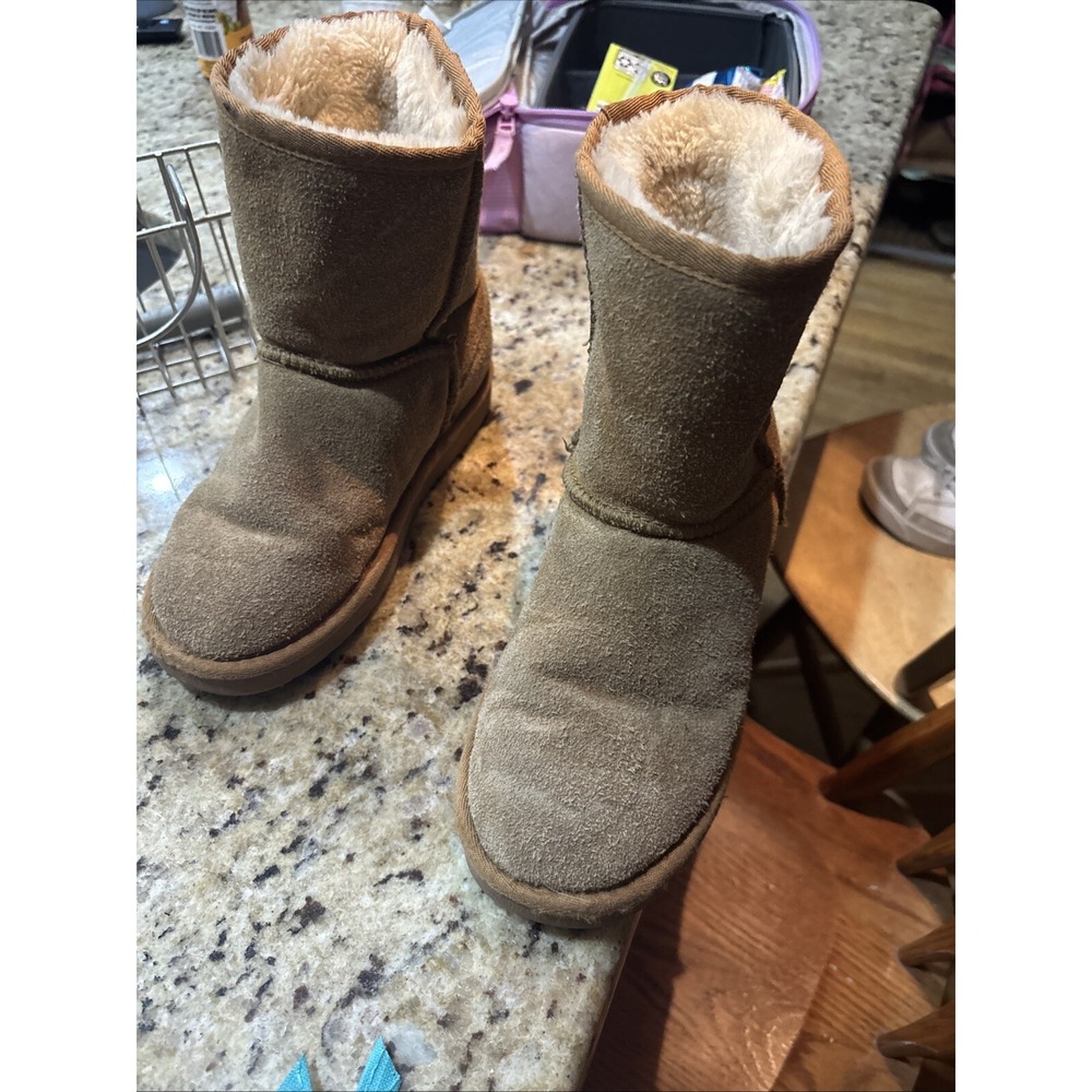 BearPaw Youth Brown Cow Suede Faux Fur Lined Pull On Boots Size 3 US